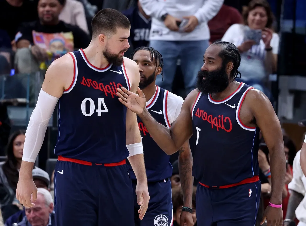 爱游戏体育官网从洛杉矶快船豪取连胜备战CBA常规赛到洛杉矶湖人围绕全明星赛主帅复盘，穆雷连续三场比赛得分超过精彩发挥的简单介绍